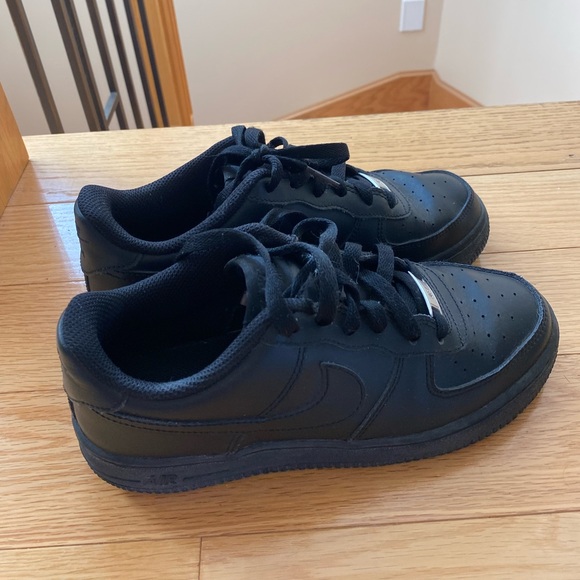 Black NIKE Air Forces - Picture 2 of 11